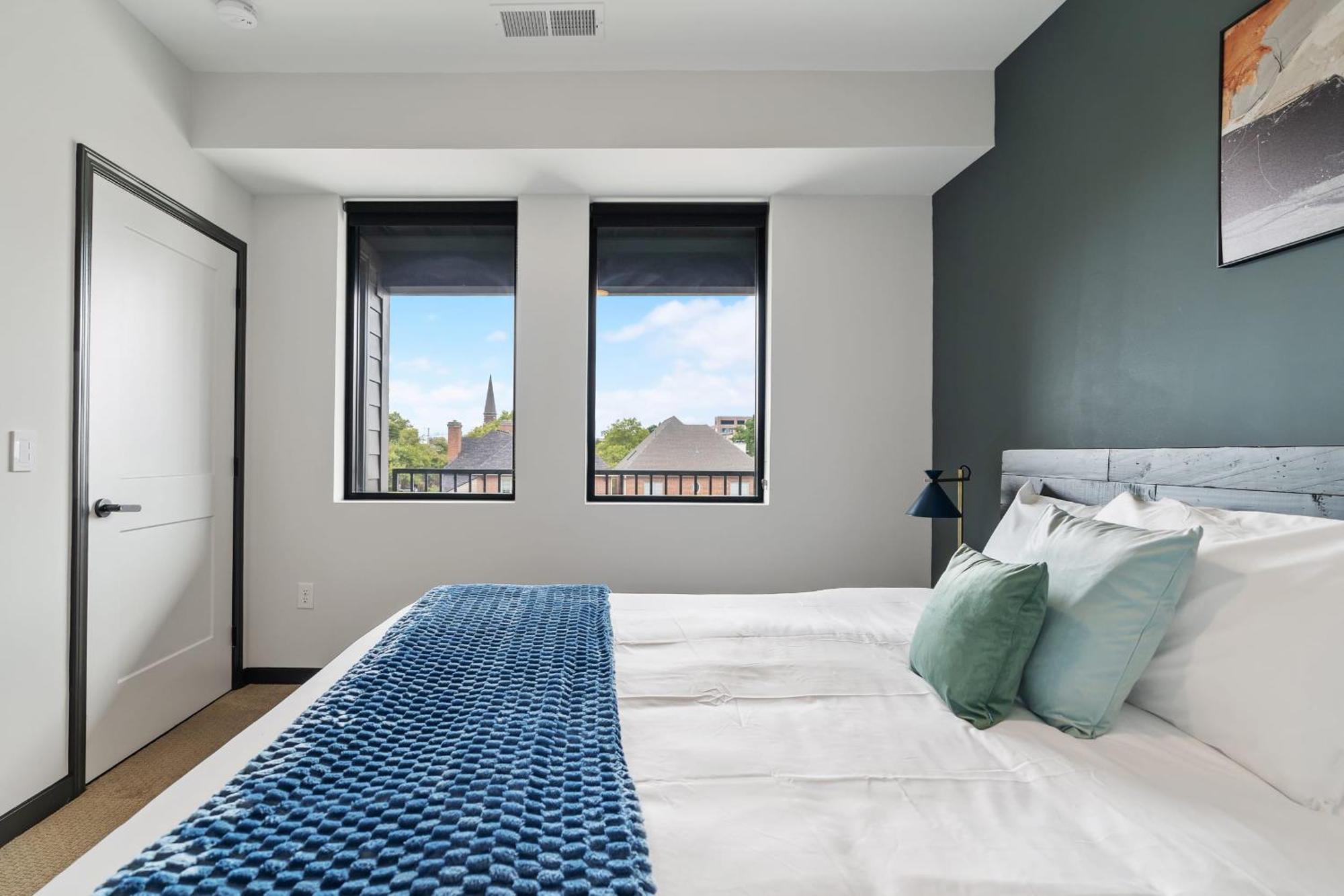 Apartment Cozysuites On Mass With Garage Parking #4
